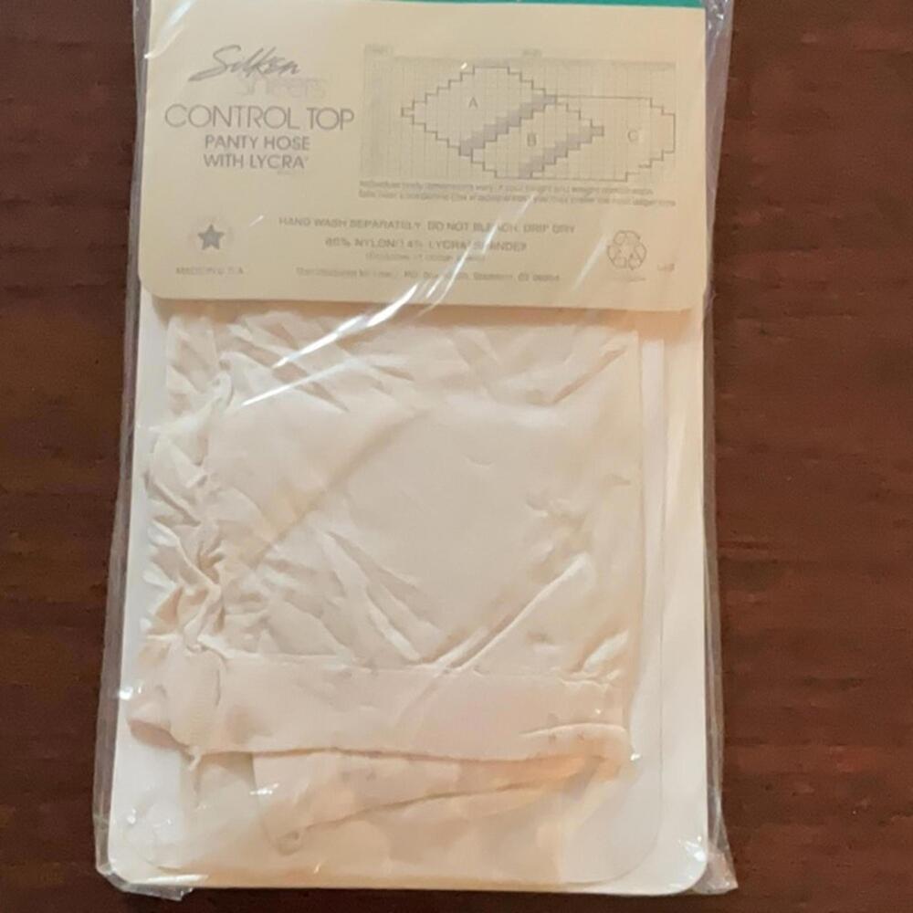 vintage Silken Sheer Control Top Pantyhose size B nylons - Picture 2 of 3